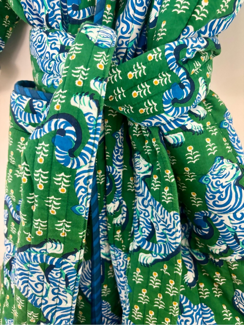 Printfresh Quilted Sherpa Lined Robe Tiger Queen Jade Print Size L/XL - Picture 8 of 9